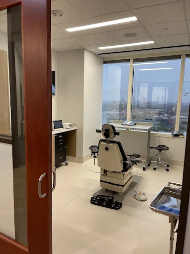AOS clinical evaluation room